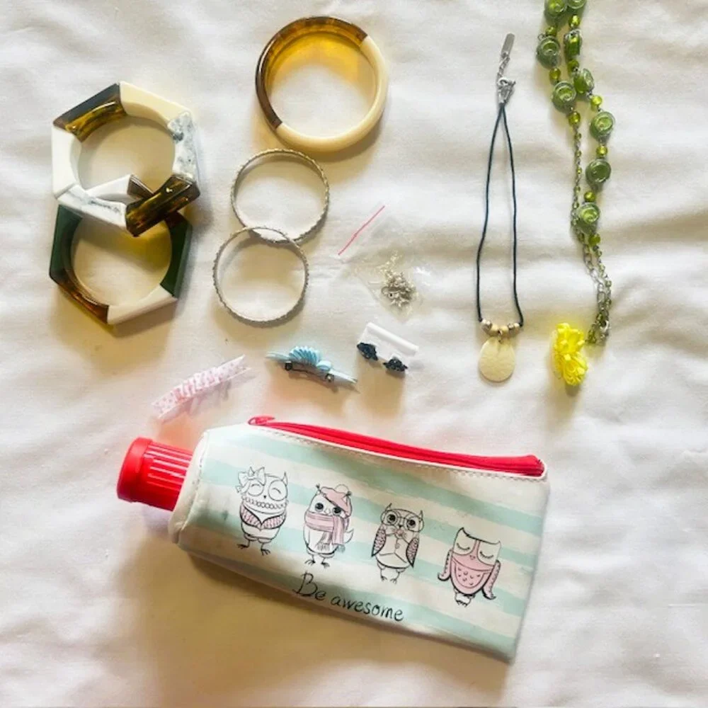 Girls Bits and Bobs Age 2 to 6 Hair Adornments Purse Pencil Bag etc read